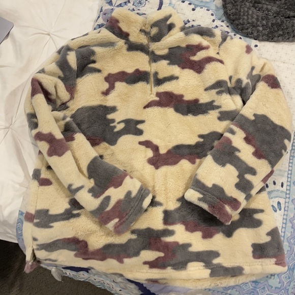 NWT camp sherpa fleece pullover - Picture 2 of 4